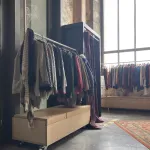 Cabine et portant à vetements