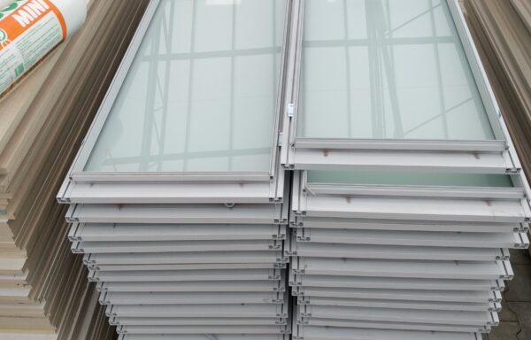 Vitre en cadre aluminium
