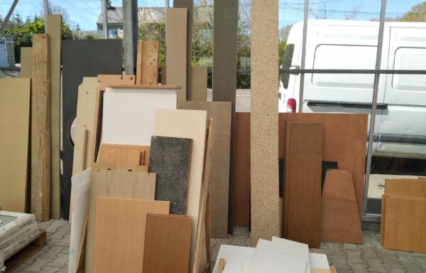 Panneaux et planches de bois